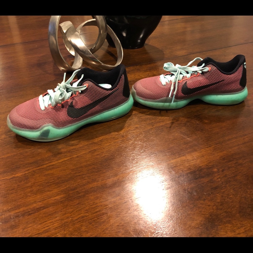 Kobe 10 “Easter”